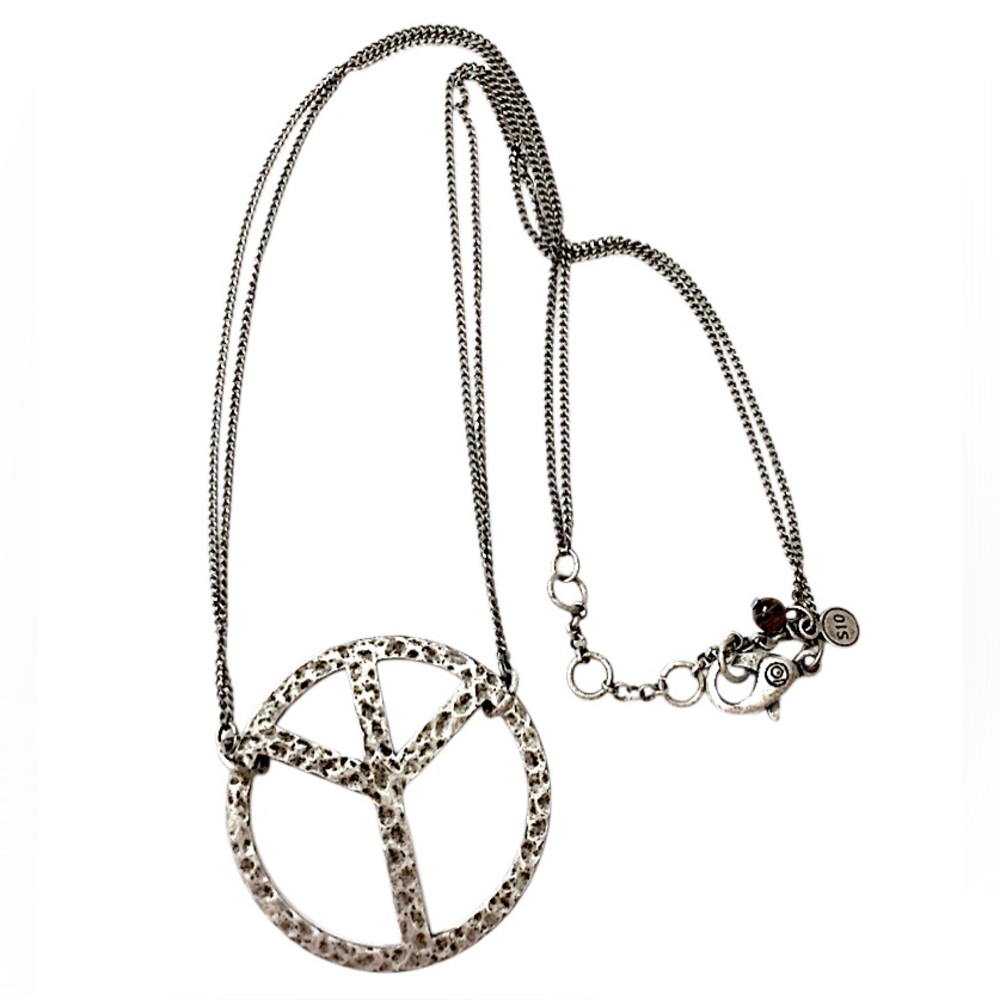 S10 PEACE NECKLACE Silver